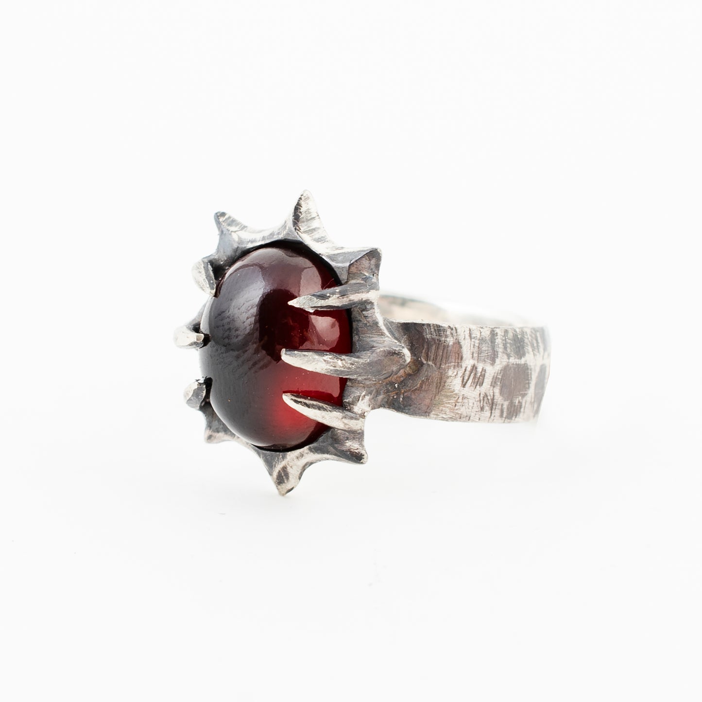 Anemnesis Ring // Garnet