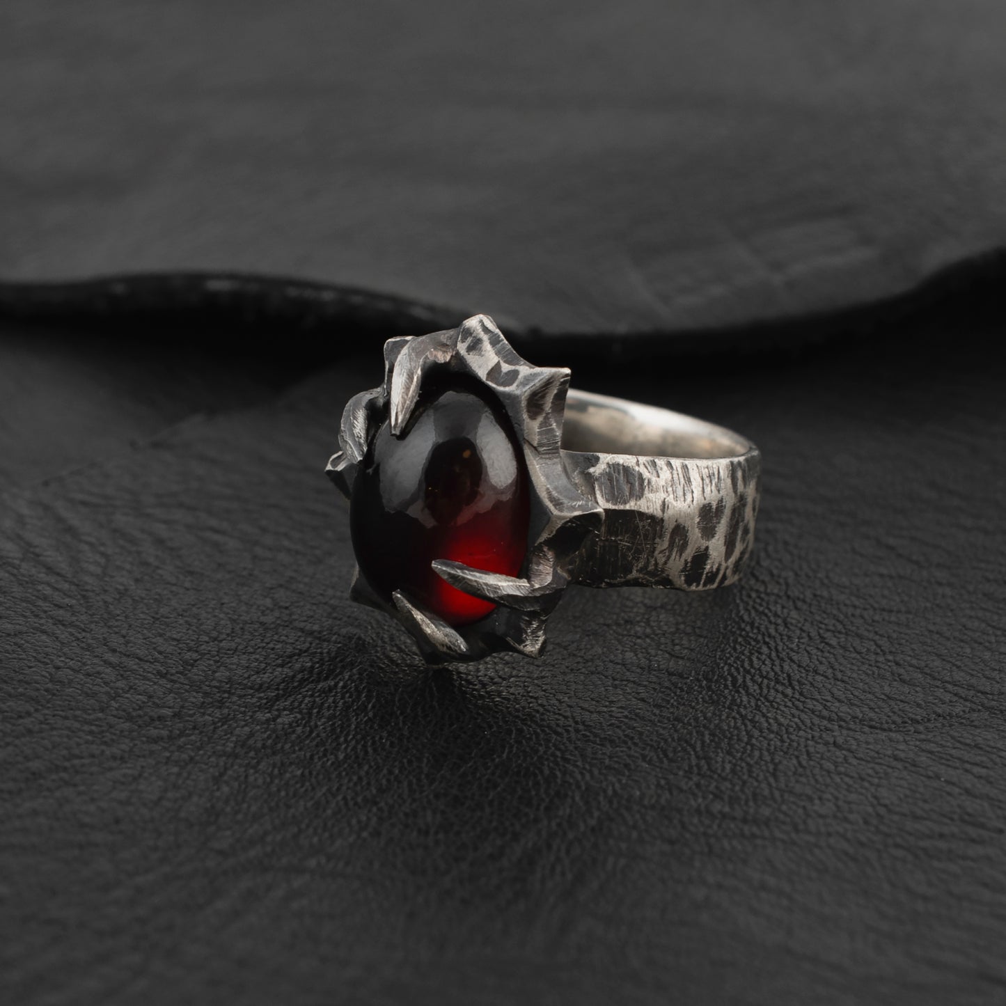 Mandelbrot Ring // Garnet