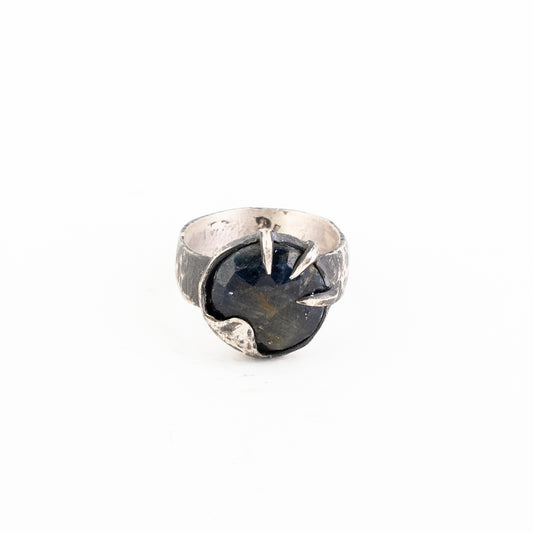 Metaxu Ring // Sapphire