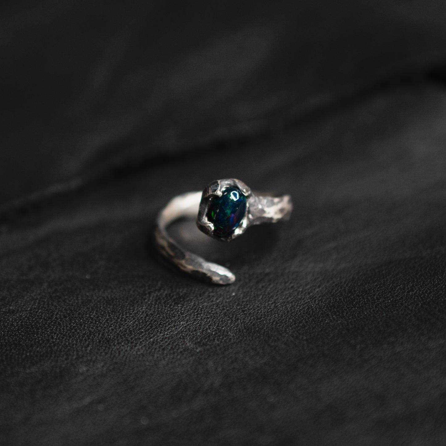 Sept Ring // Black Opal