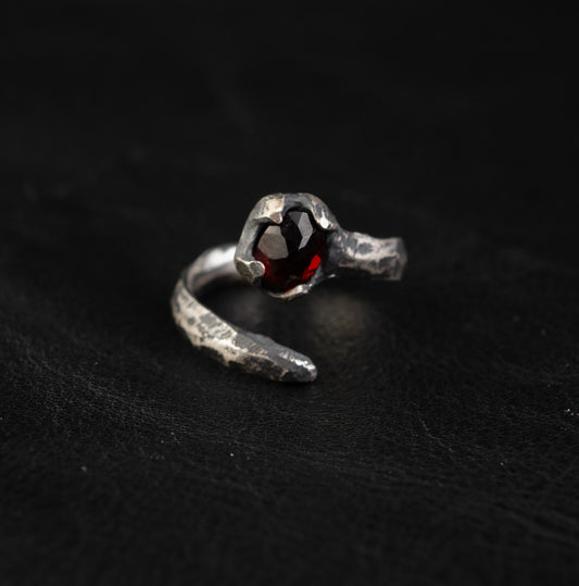 Sept Ring // Garnet