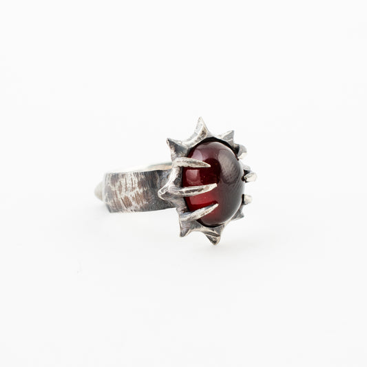 Anemnesis Ring // Garnet