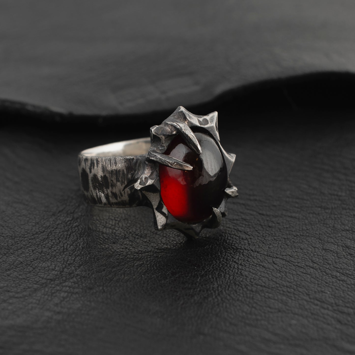 Mandelbrot Ring // Garnet
