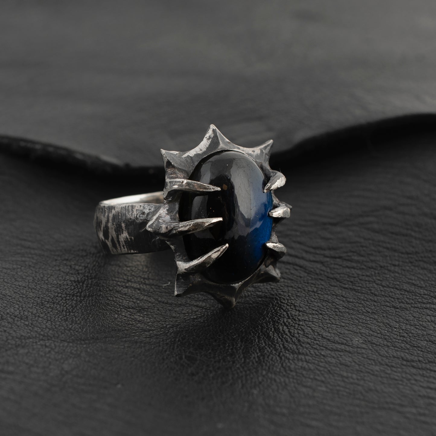 Feoil Ring // Labradorite