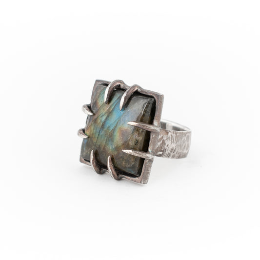 Soft Peaks Ring // Labradorite