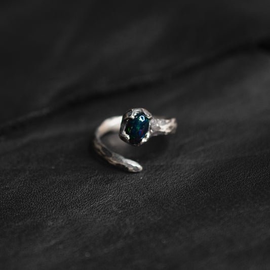Sept Ring // Black Opal